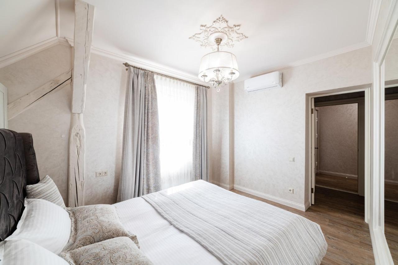 Lux Apartment On Duhnovicha Street .Free Parking. อุชโฮรอด ภายนอก รูปภาพ