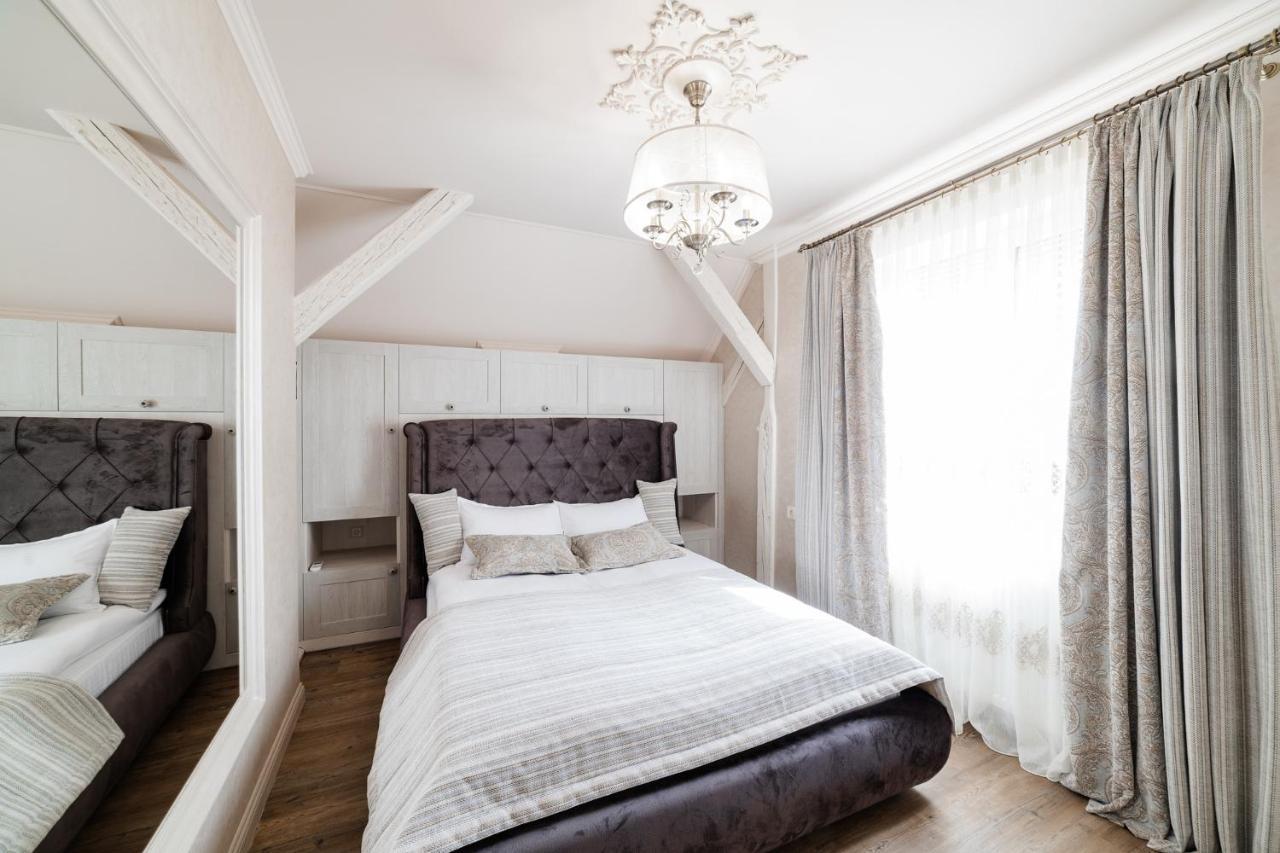 Lux Apartment On Duhnovicha Street .Free Parking. อุชโฮรอด ภายนอก รูปภาพ